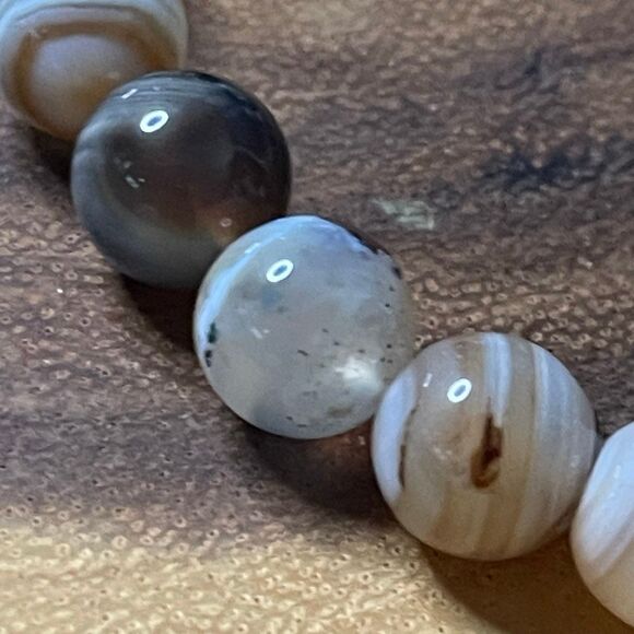 Botswana Agate beaded 10mm beads stretch bracelet striped natural dendrites dend - Picture 8 of 11